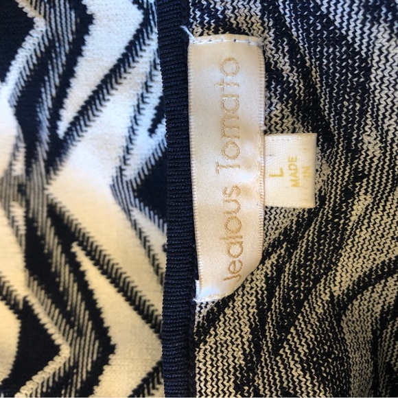 Women’s crop top never worn size Large - Picture 2 of 3